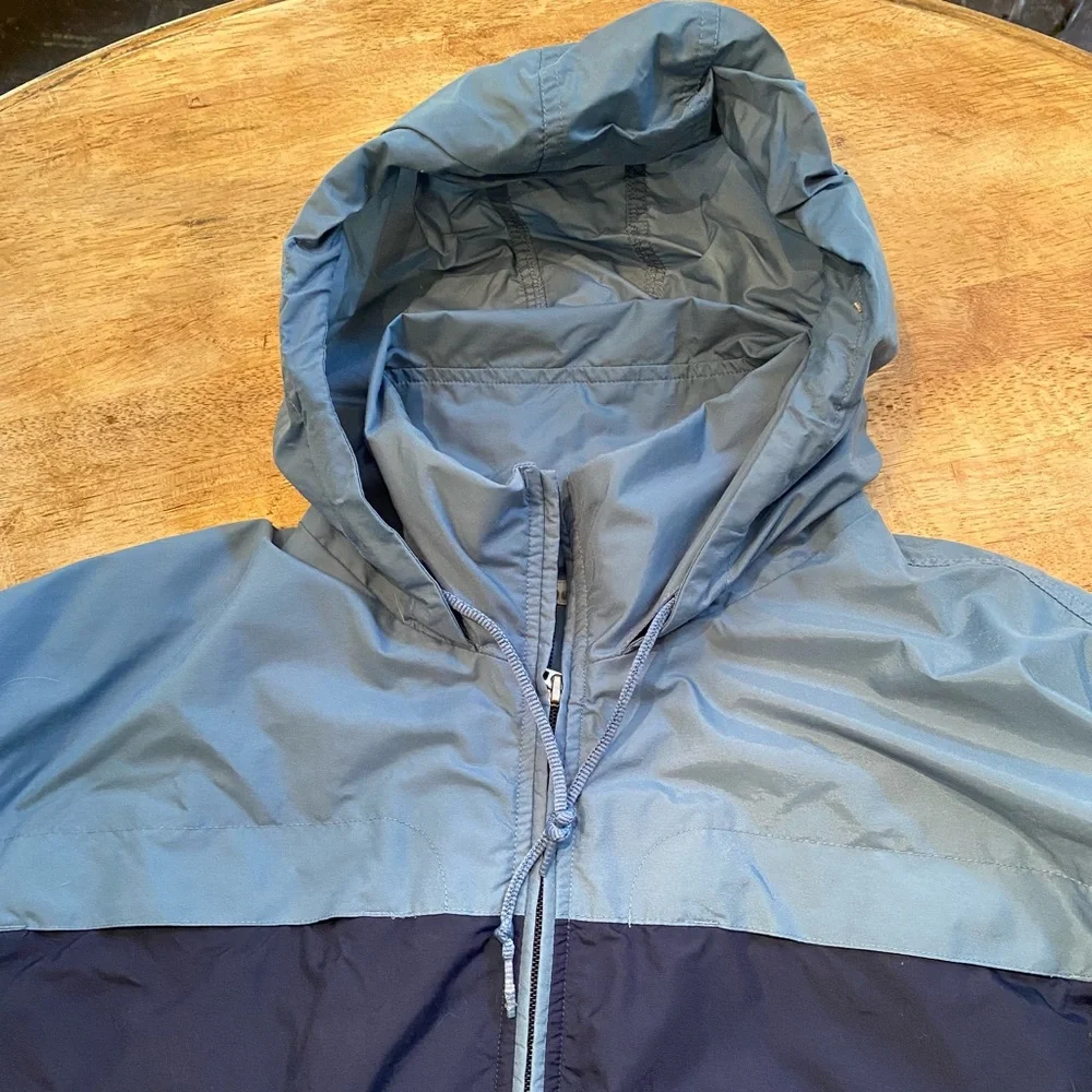 Nike Men’s XL Unisex 2 Tone Blue 100% Nylon All Weather Lined Performance Jacket